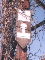 Hinweis auf EB-Stempel am Bahnhof Sirok